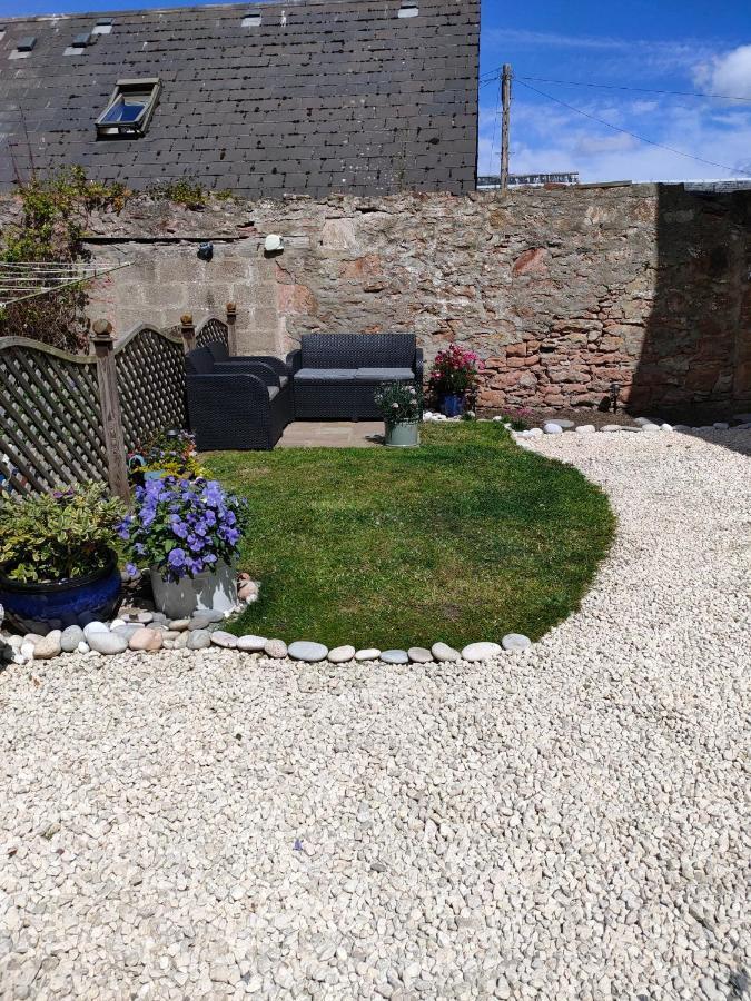 Shadow'S Cottage Situated In Fishertown, Nairn. Bagian luar foto